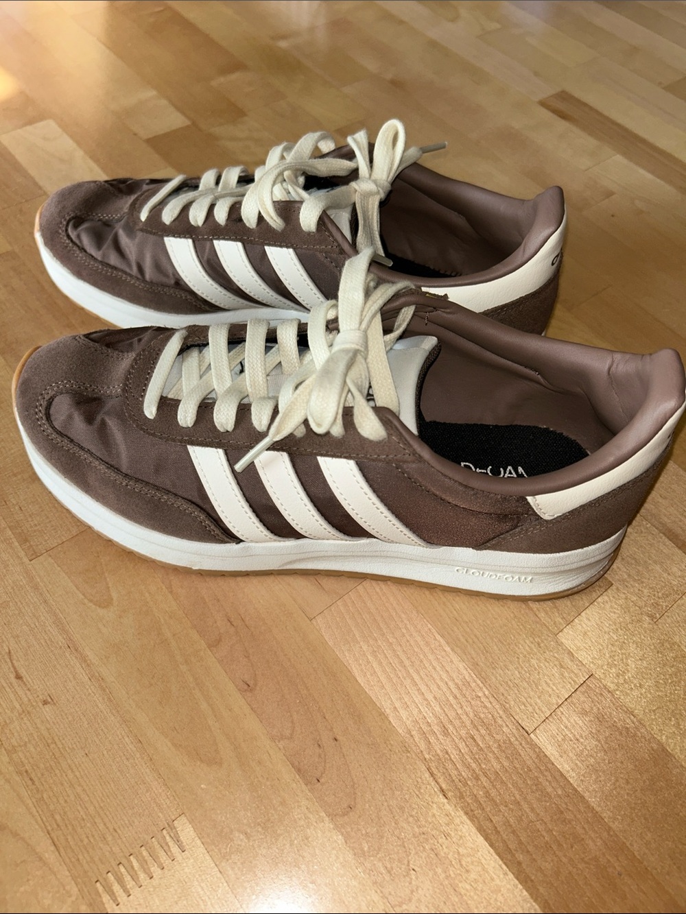 Women’s Adidas Run70s Sneakers, Size 9 - Picture 3 of 7